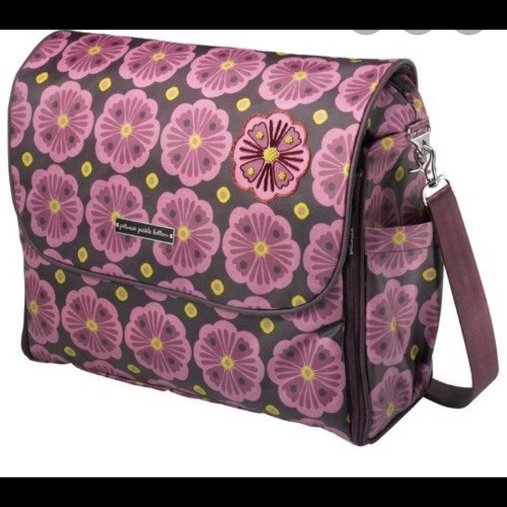 Diaper bag “Petunia pickle bottom”